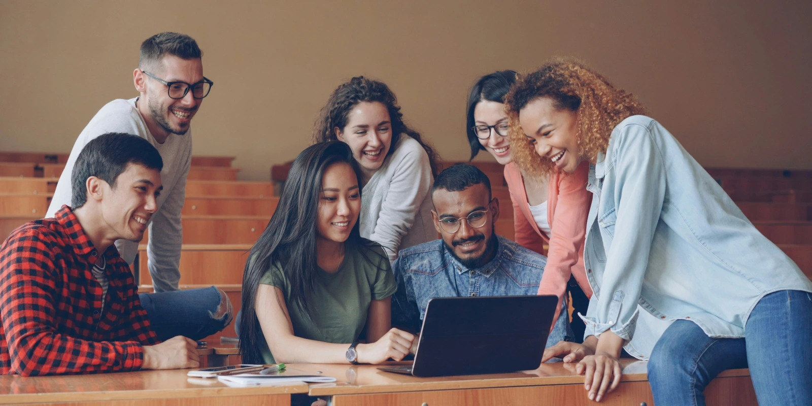 Les Environnements de Travail dans le Secteur HSE